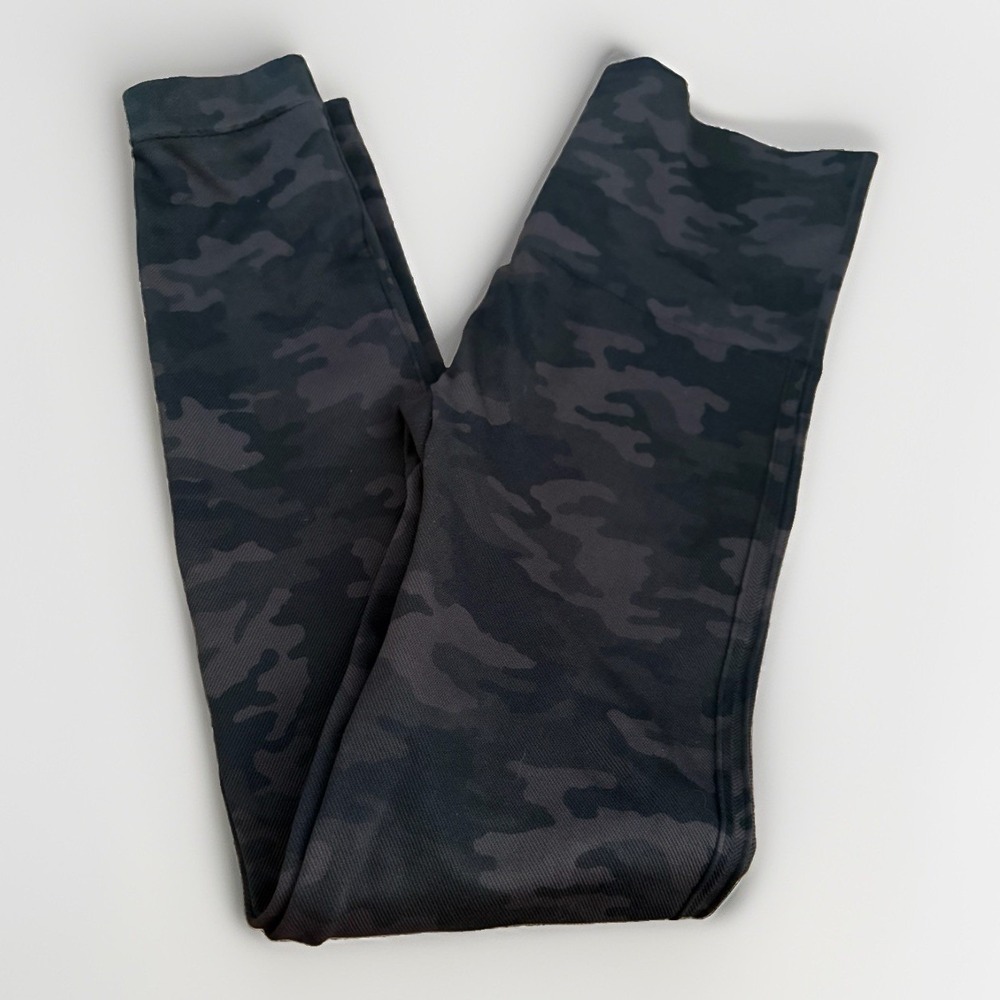 Spanx Look At Me‎ Now Leggings in Black / Gray Camo Size Large